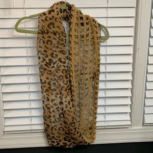 Infinity Scarf - Brown/Animal print.